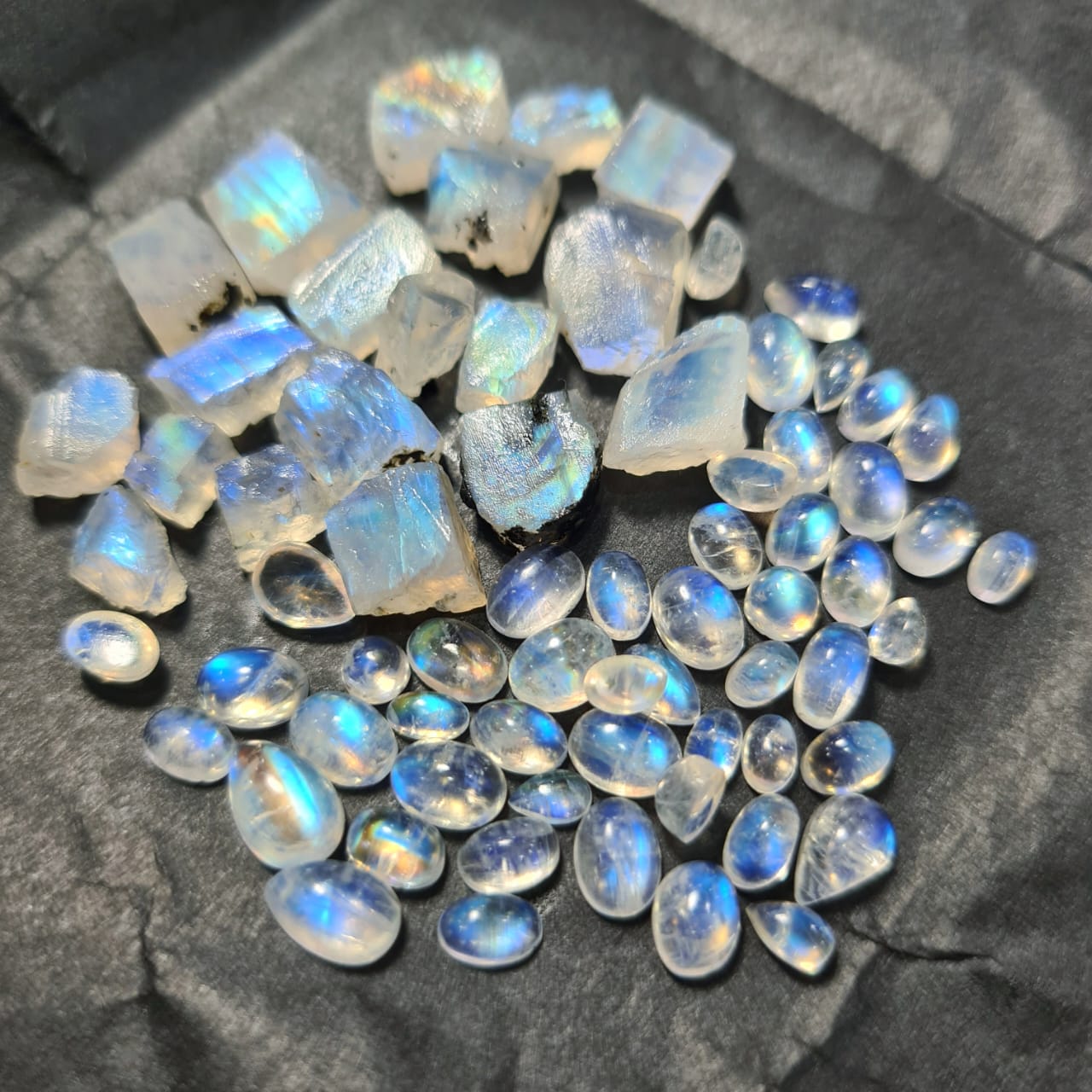 Halloween Week 1: Bundle 60 Pcs of Moonstone Rough and Cabochons - The LabradoriteKing