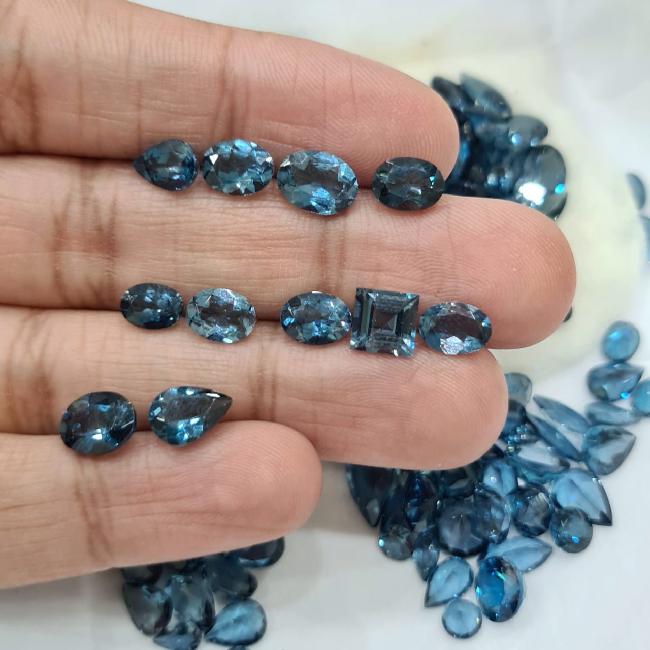 5 Pcs AAA+ London Blue Topaz Flawless - The LabradoriteKing