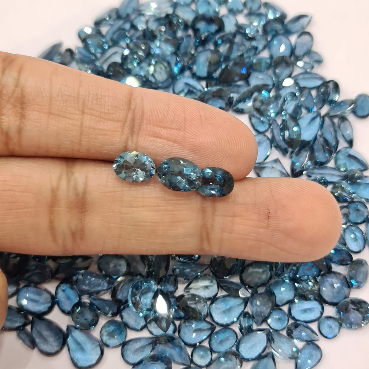 5 Pcs AAA+ London Blue Topaz Flawless - The LabradoriteKing