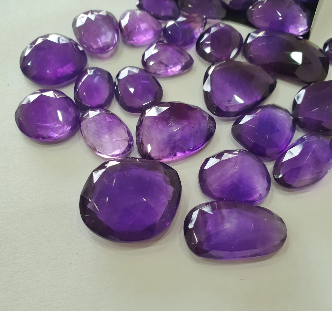 10 Pcs Amethyst Rosecuts | 16-30mm Sizes Big sizes - The LabradoriteKing