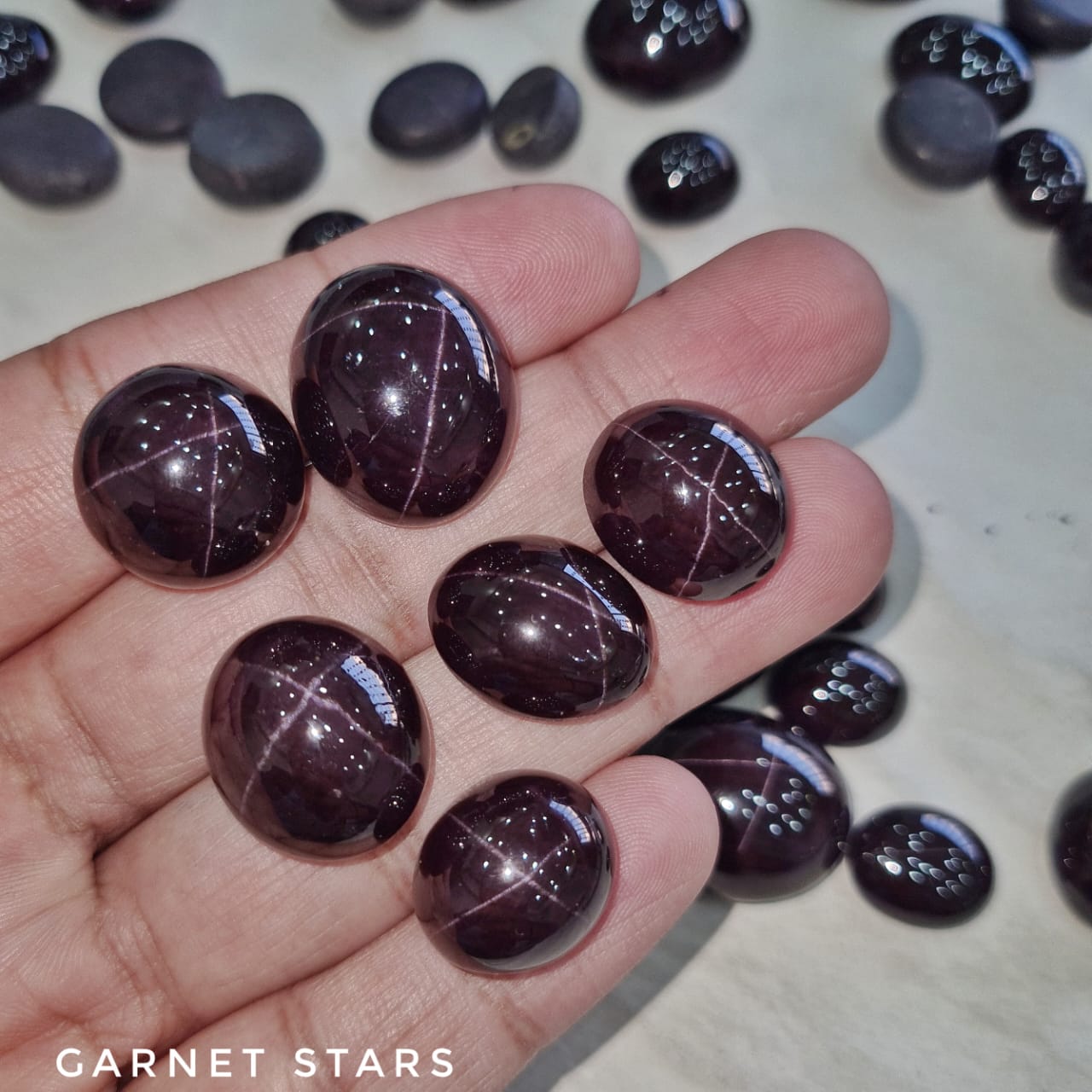 5 Pcs of Garnet Stars Cabochons | 12-20mm - The LabradoriteKing