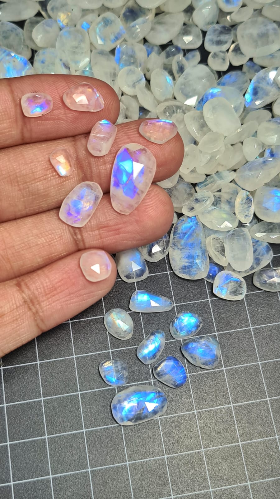 20 Pcs Rainbow Moonstone Rosecuts | 7-15mm sizes - The LabradoriteKing