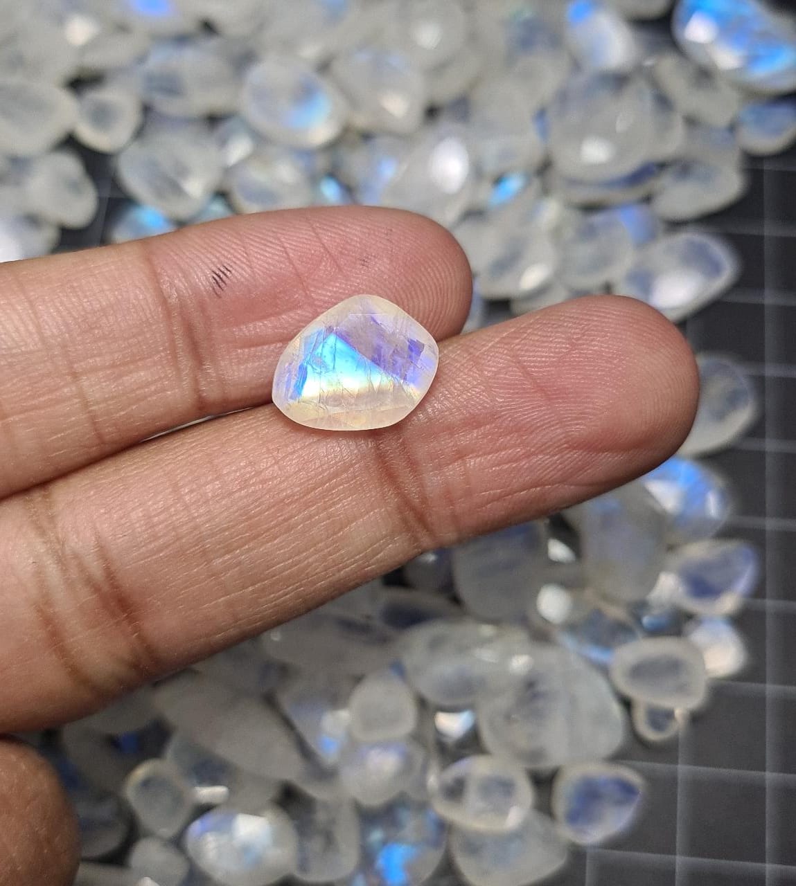 20 Pcs Rainbow Moonstone Rosecuts | 7-15mm sizes - The LabradoriteKing