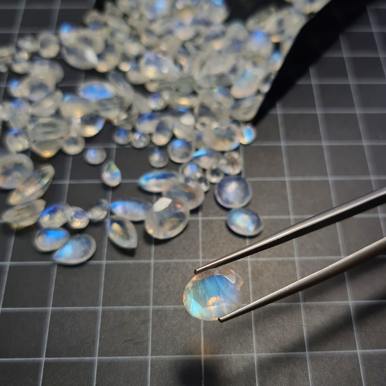 20 Pcs of High Quality Faceted Rainbow Moonstones | 5-12mm - The LabradoriteKing