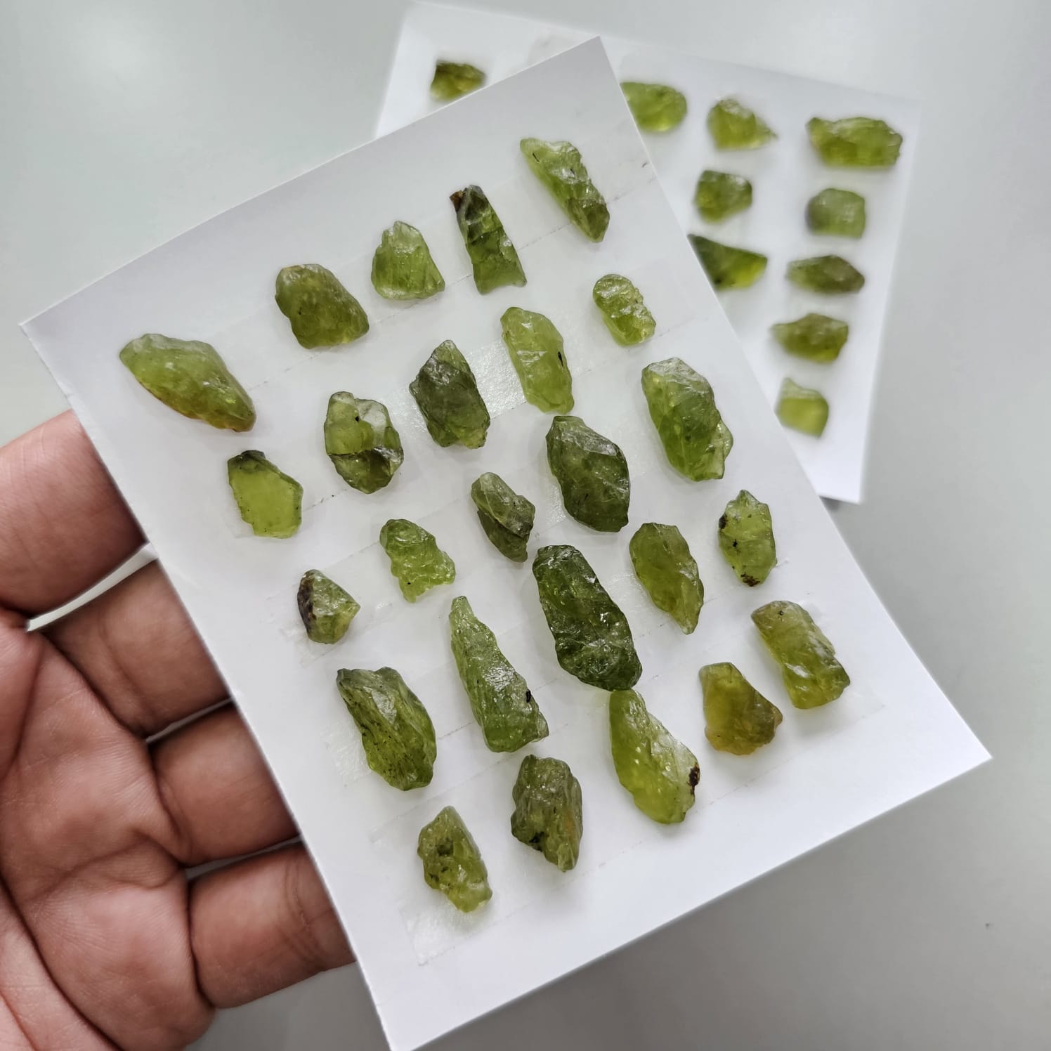 1 Card Natural peridot Rough Gemstone uncut Shape Size: 9-21mm | 122 Cts - The LabradoriteKing