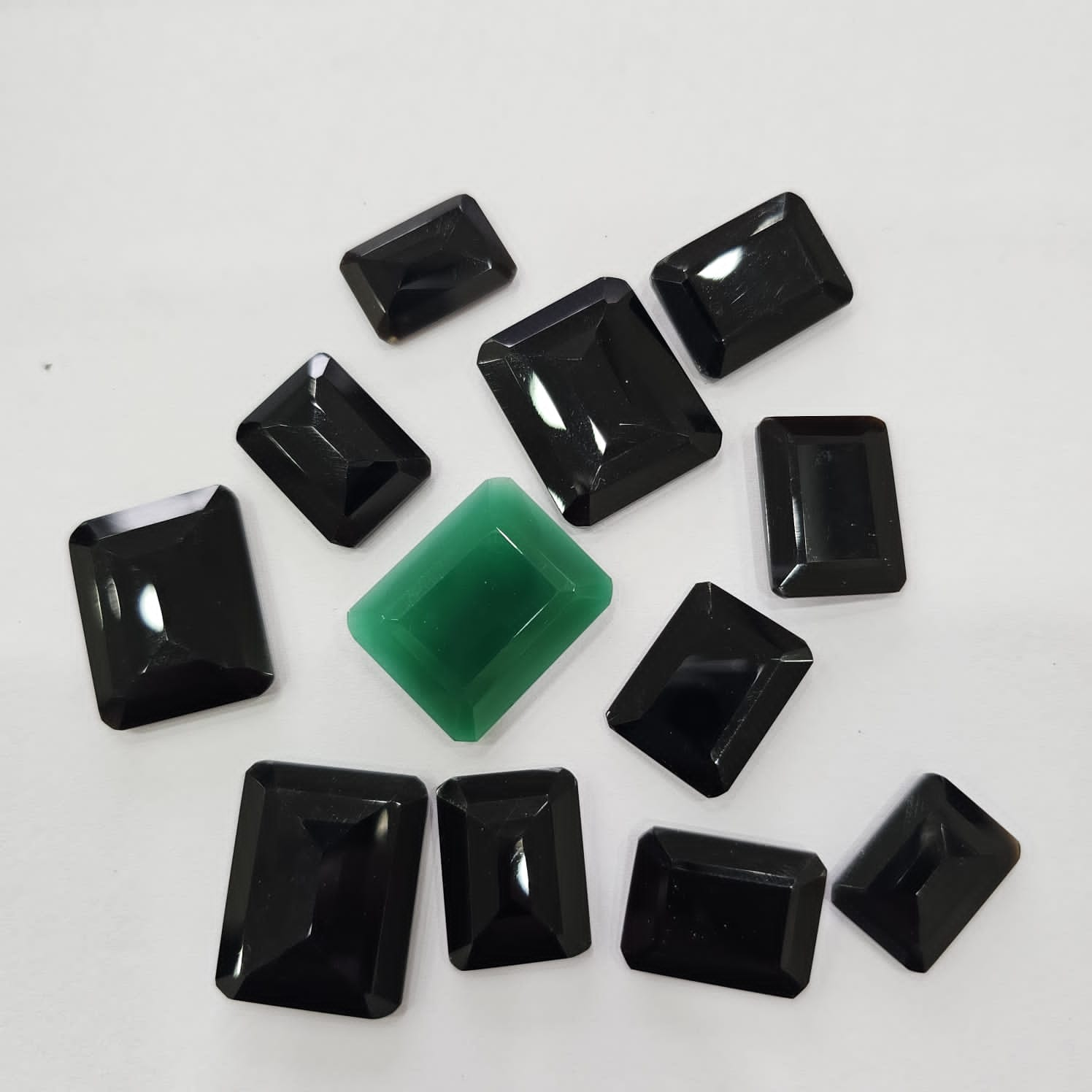 12 Pcs of Natural Mix Onyx  Rectangle Shape Size: 18-25mm - The LabradoriteKing