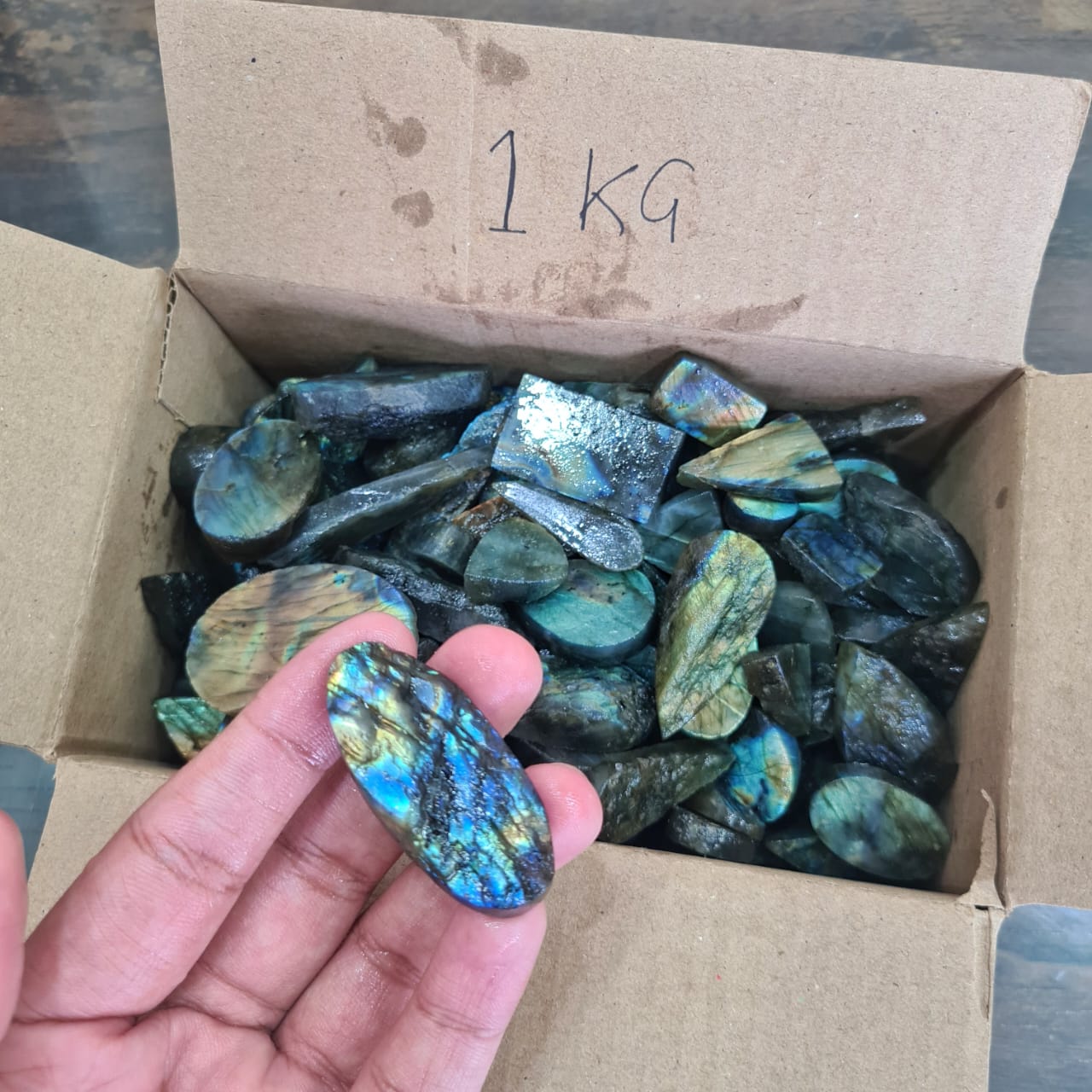 Raw Labradorite with flat backs | Shaped in Ovals, Pears and Rounds. - The LabradoriteKing