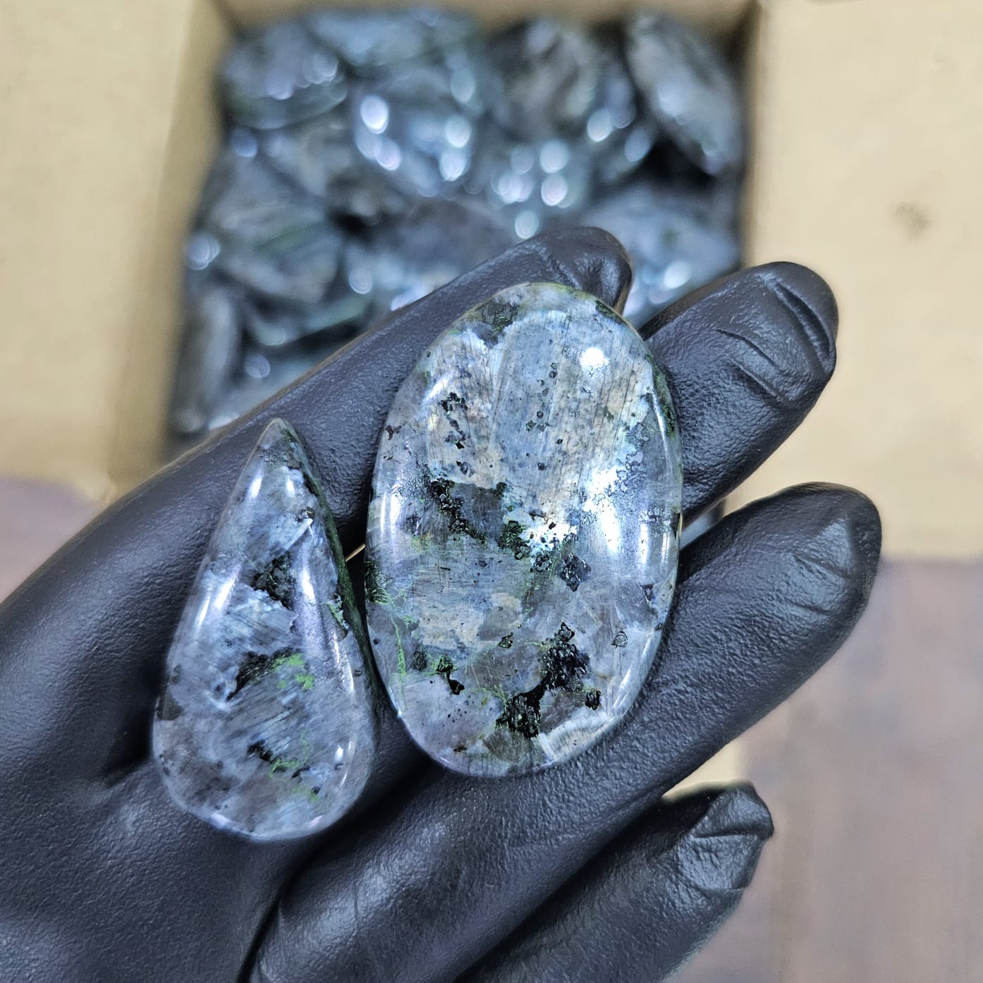 500 Grams / 1KG of Larvikite Cabochons with flash | 140 PCs - The LabradoriteKing