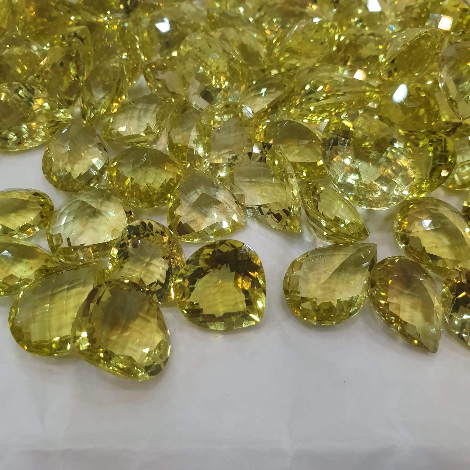 Green Gold Quartz Top Quality Fine Colours 15mm Gemstones Lot - The LabradoriteKing