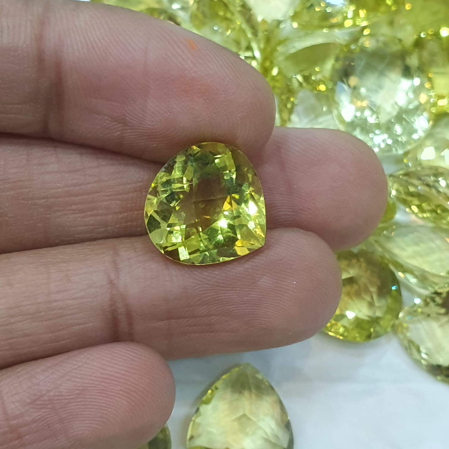 Green Gold Quartz Top Quality Fine Colours 15mm Gemstones Lot - The LabradoriteKing