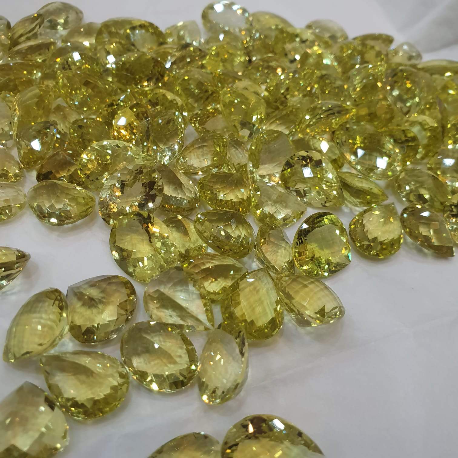 Green Gold Quartz Top Quality Fine Colours 15mm Gemstones Lot - The LabradoriteKing