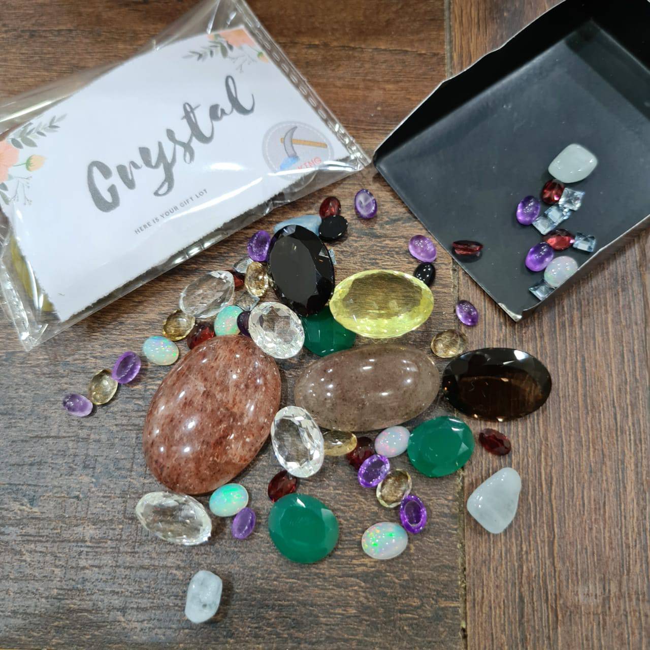 Mix Crystal Box : 40 Mix assortment of Gemstones - The LabradoriteKing