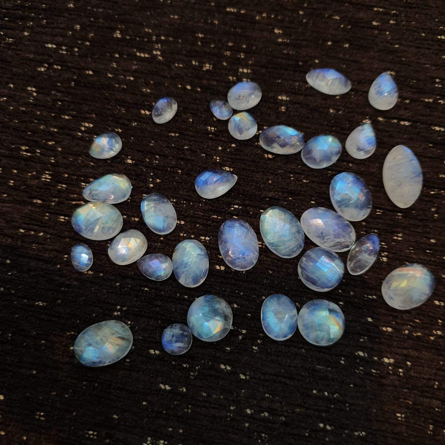 Moonstone Faceted Lot 31pcs flat Backs 6-14mm - The LabradoriteKing