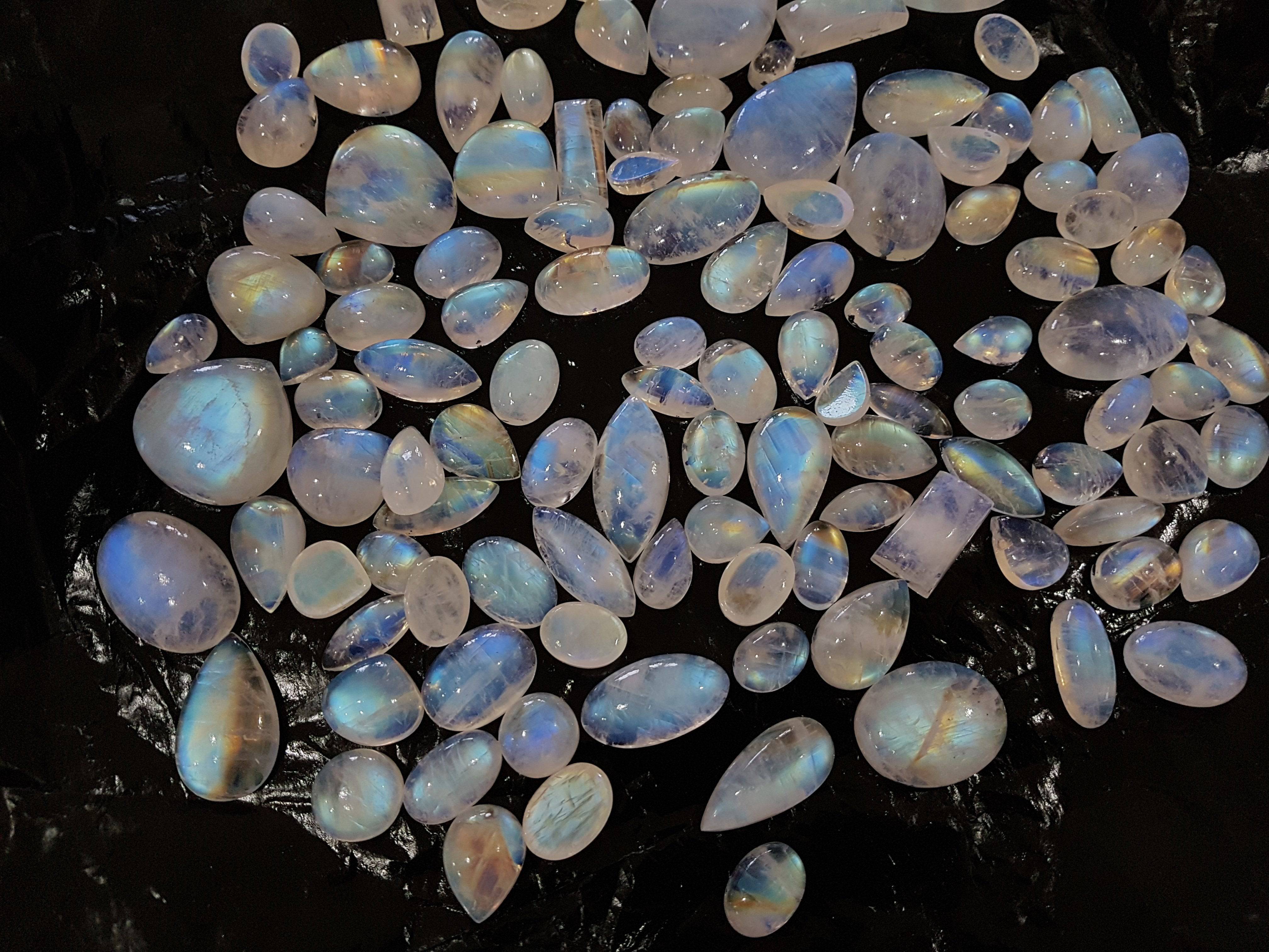 Moonstone Random Pick of 10pcs Top Quality - The LabradoriteKing