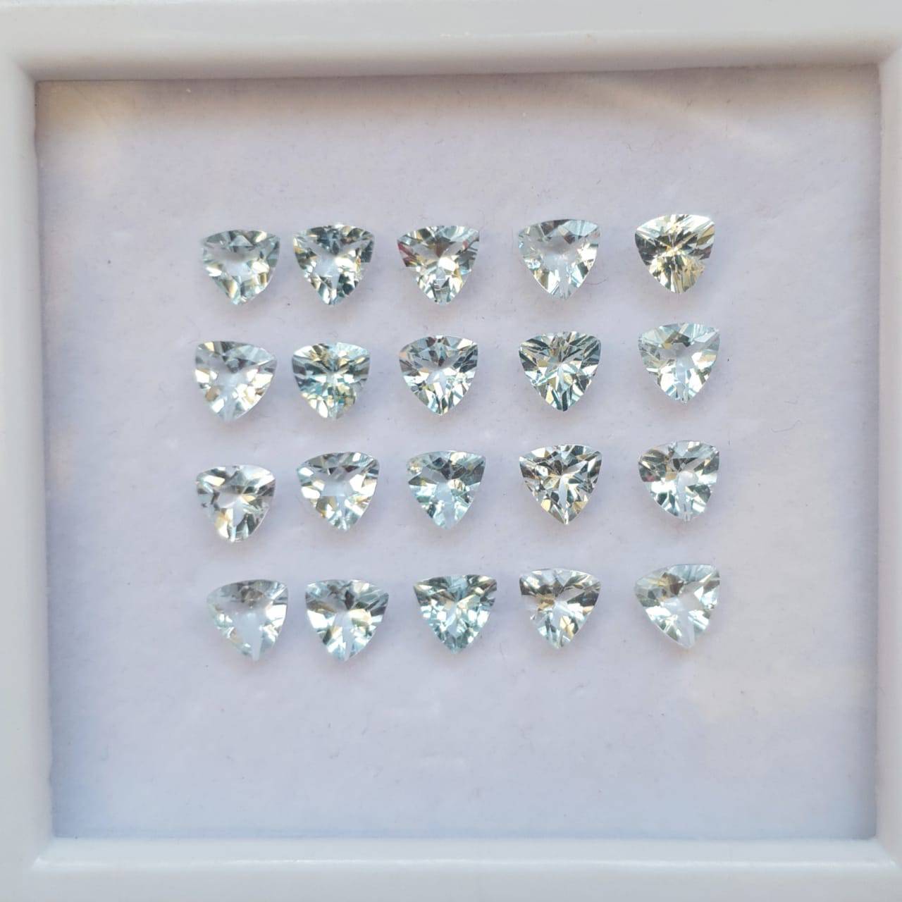 Natural Aquamarine Trillion Gemstones | 5mm size - The LabradoriteKing