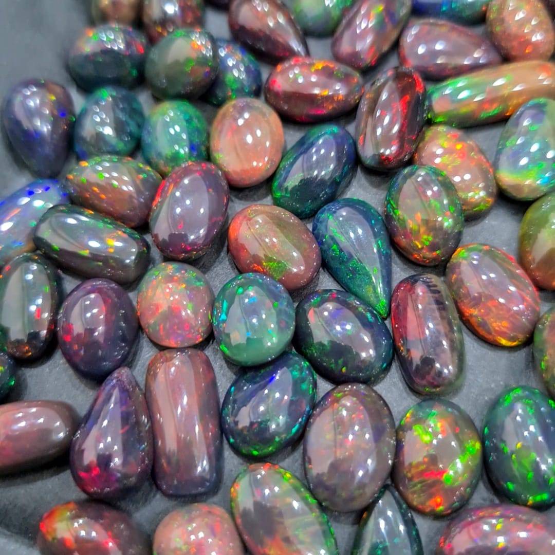 Natural Black Opals Cabochons | 15mm-18mm 🔥 Offer - The LabradoriteKing