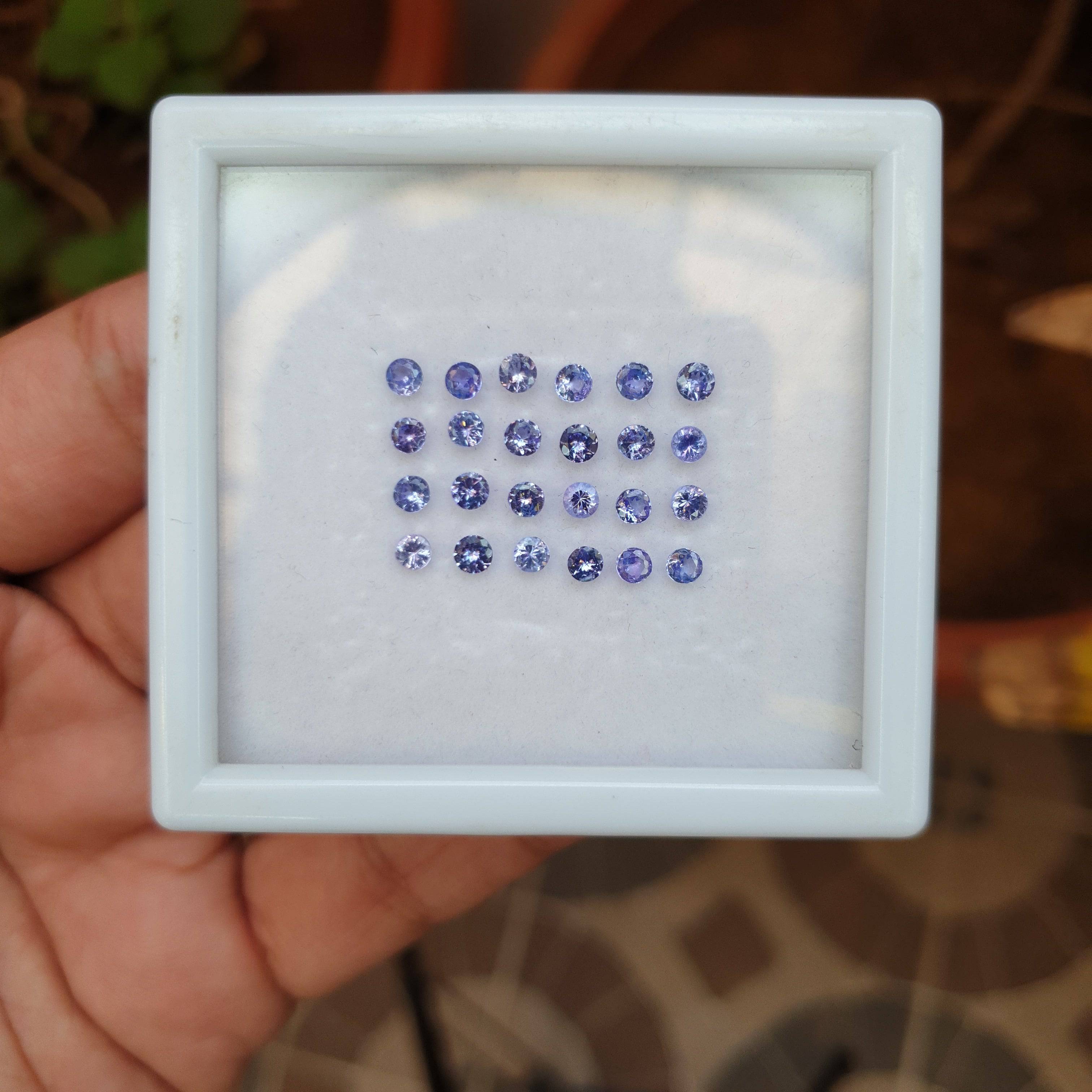 Natural Tanzanite Faceted Gemstones Round 24pcs 3mm Lot Untreated - The LabradoriteKing