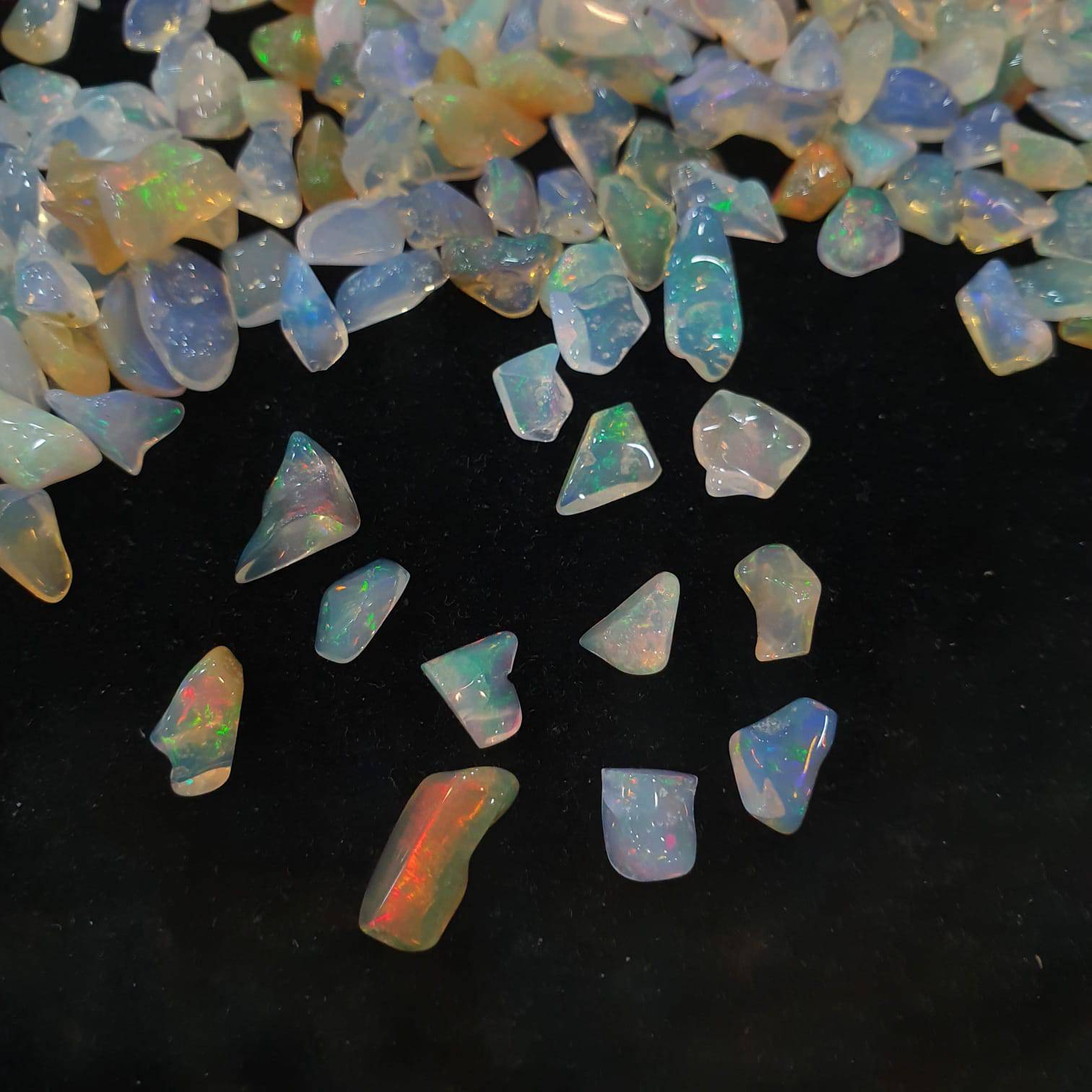 OFFER🔥 30 Pcs Welo Opals Polished Uneven Shapes 6-8mm Ranges - The LabradoriteKing