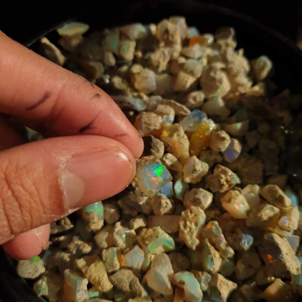 Offer🔥 Welo Opals raw crystals | 7-14mm sizes | 40 Pcs Parcel - The LabradoriteKing