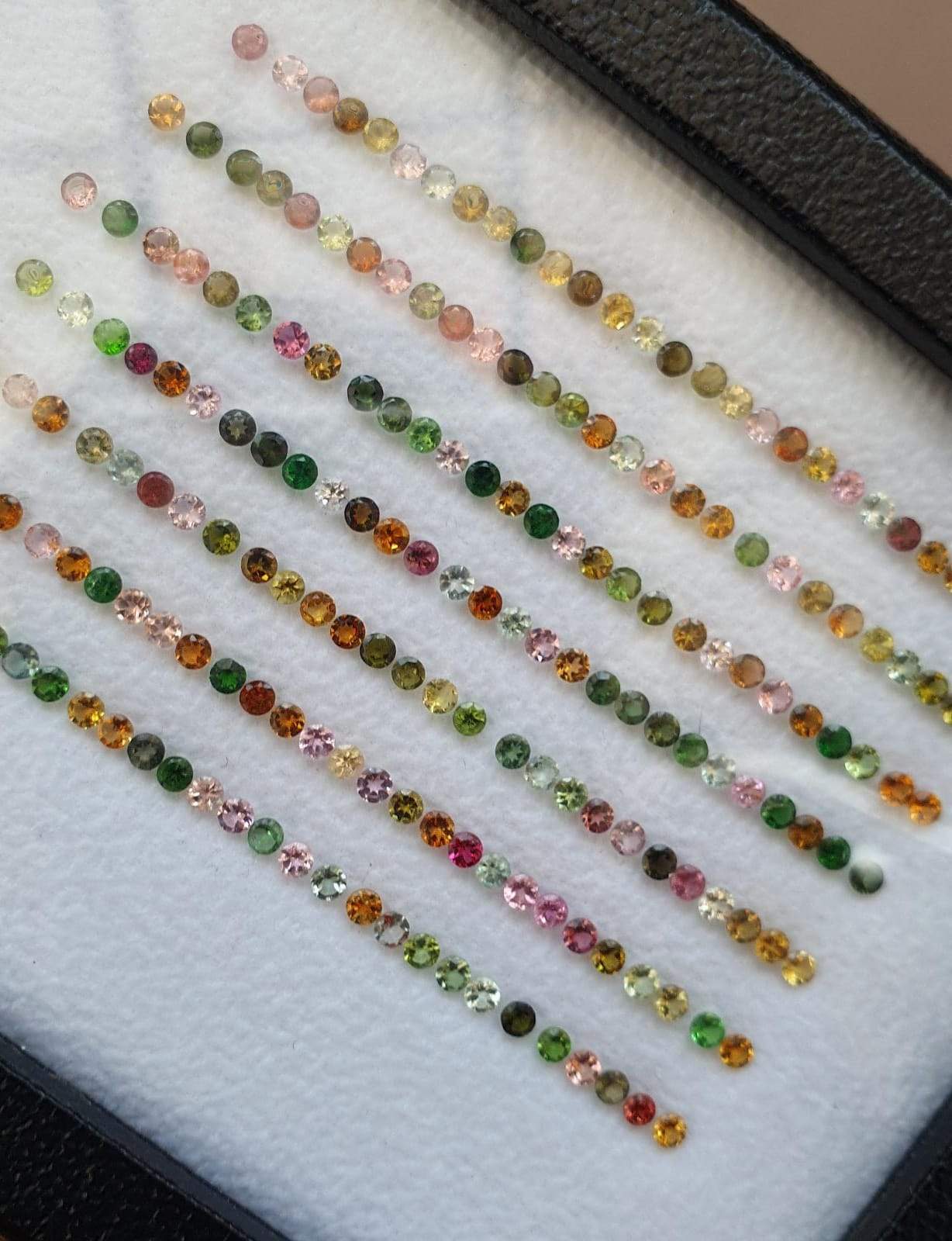 Tourmaline Round Cut Lot 193pcs Wholesale  2-2.30mm - The LabradoriteKing