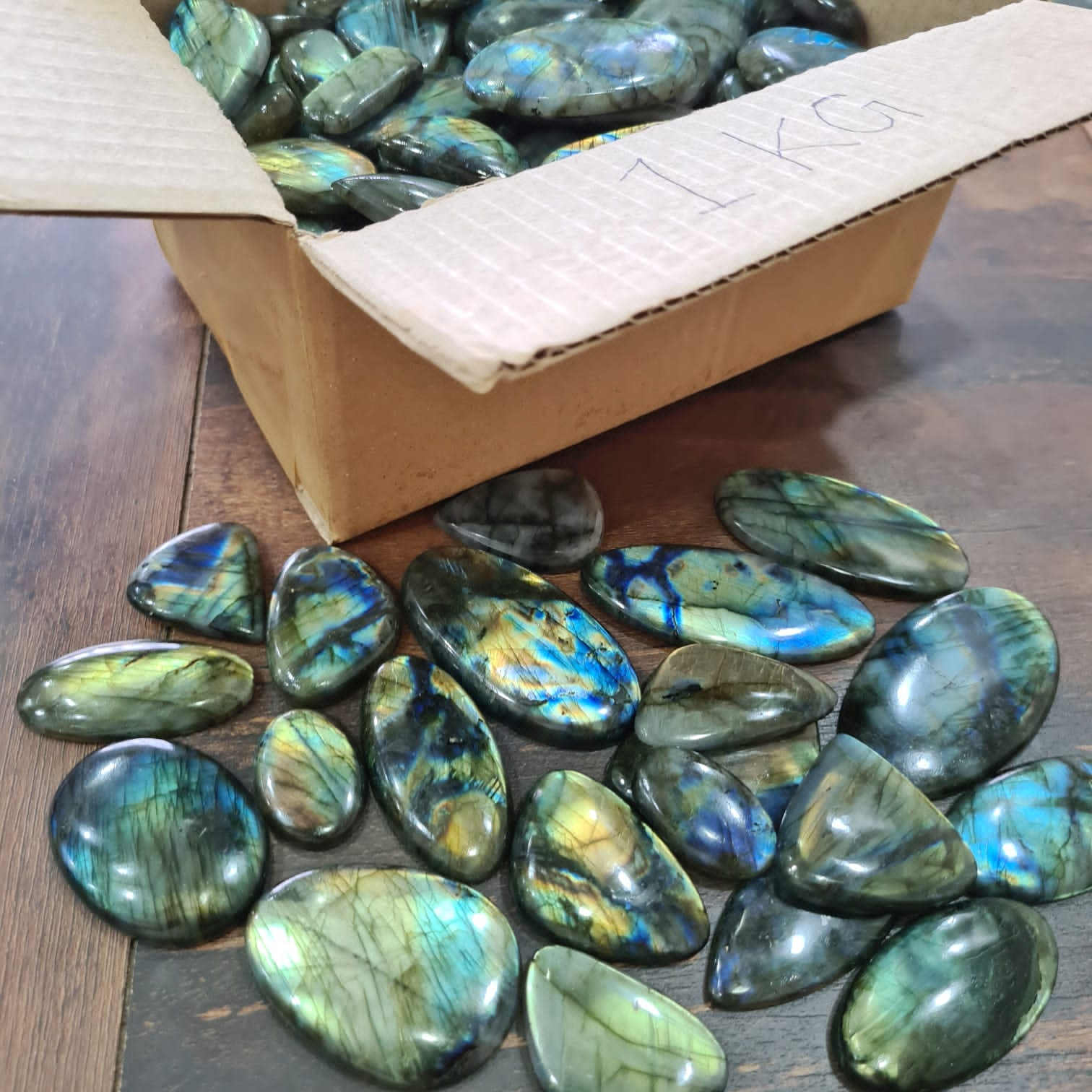 Wholesale🔥 Labradorite Cabochons Slabs | Flashy High quality slabs 1-4"Inches - The LabradoriteKing